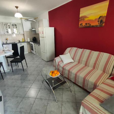 Ferienwohnung Apartman Bela Pula Exterior foto