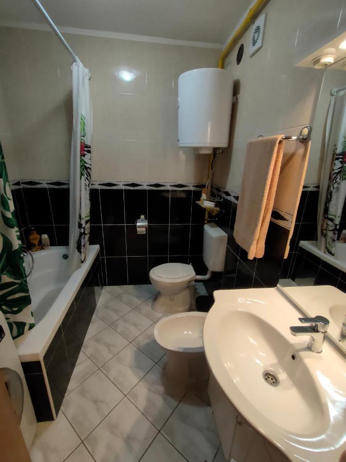 Ferienwohnung Apartman Bela Pula Exterior foto