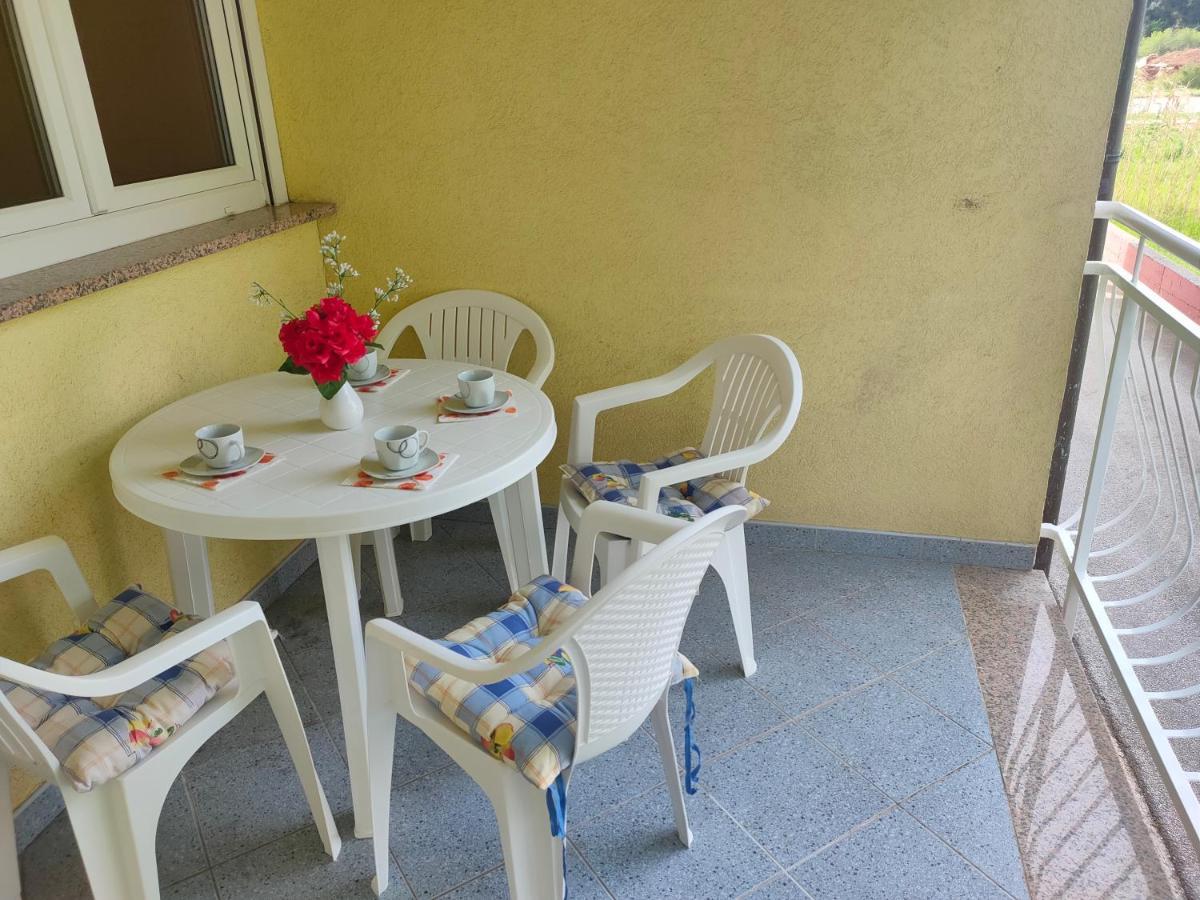 Ferienwohnung Apartman Bela Pula Exterior foto