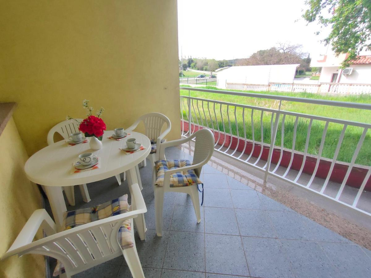 Ferienwohnung Apartman Bela Pula Exterior foto