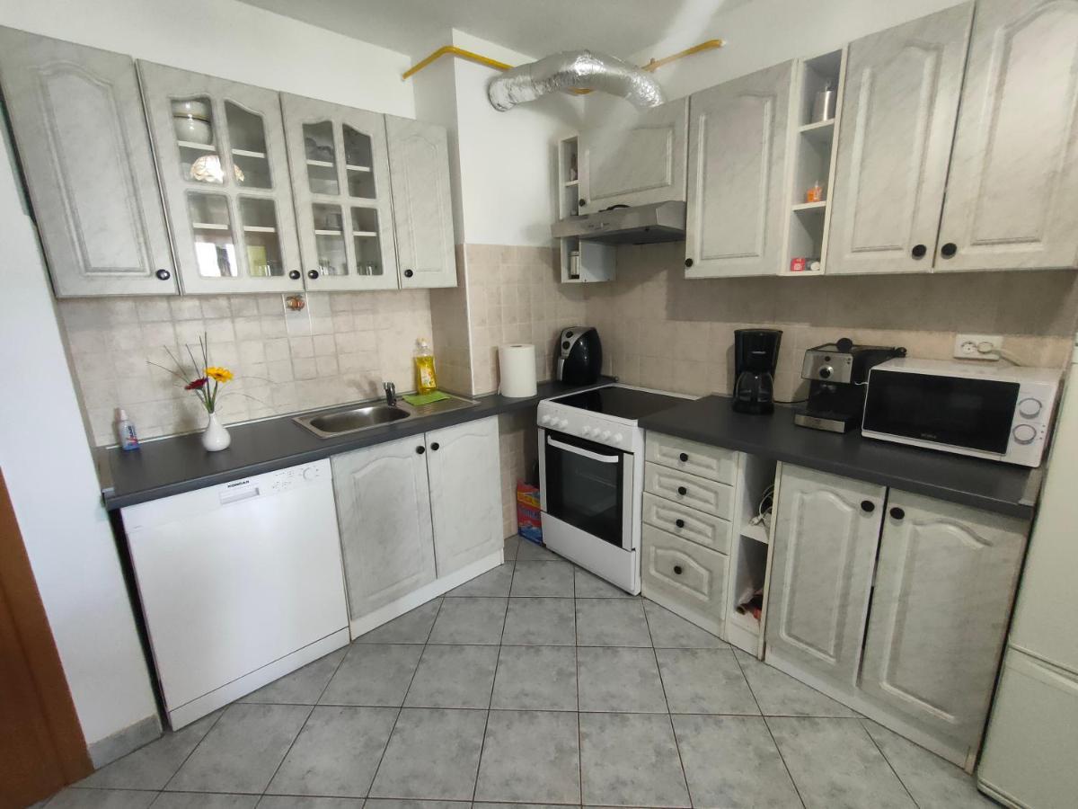 Ferienwohnung Apartman Bela Pula Exterior foto