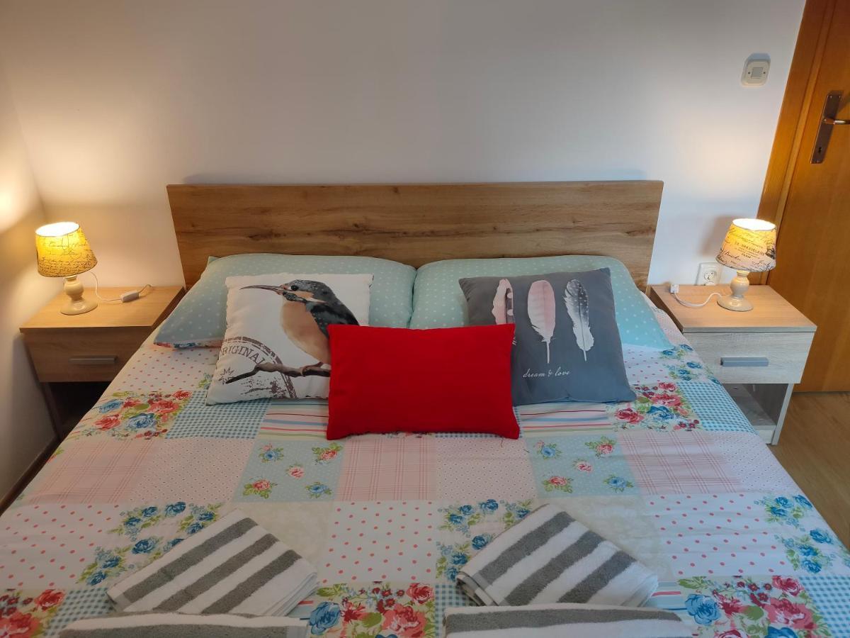 Ferienwohnung Apartman Bela Pula Exterior foto