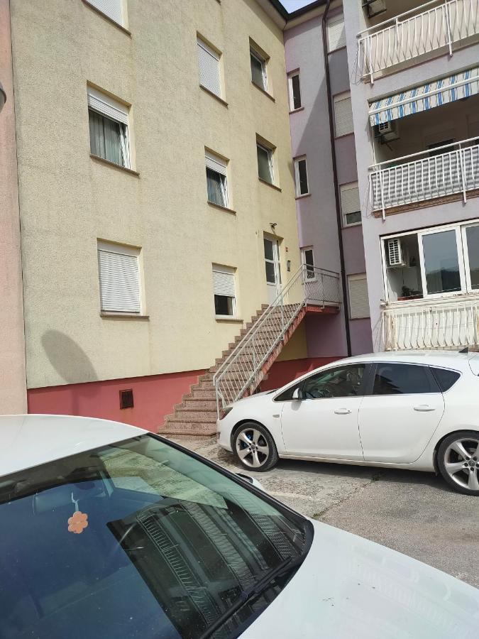 Ferienwohnung Apartman Bela Pula Exterior foto