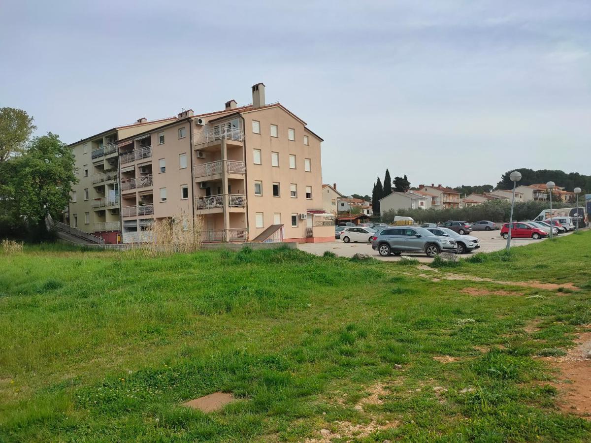 Ferienwohnung Apartman Bela Pula Exterior foto
